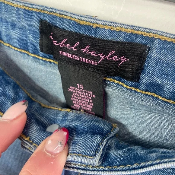 Floral Embroidered Blue Cropped Jeans - Picture 2 of 6